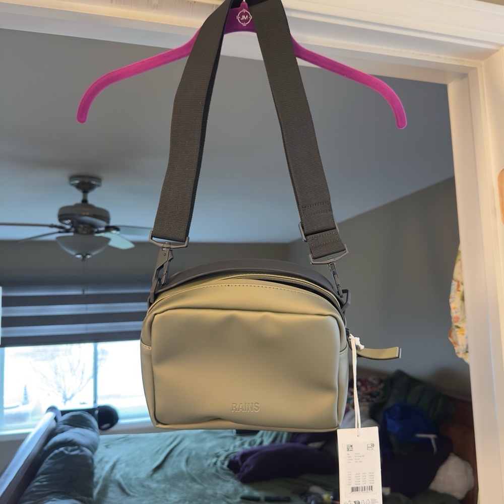 Rains cross body bag - Picture 7 of 14